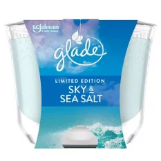 Glade Sky & Sea salt vonná svíčka 224 g